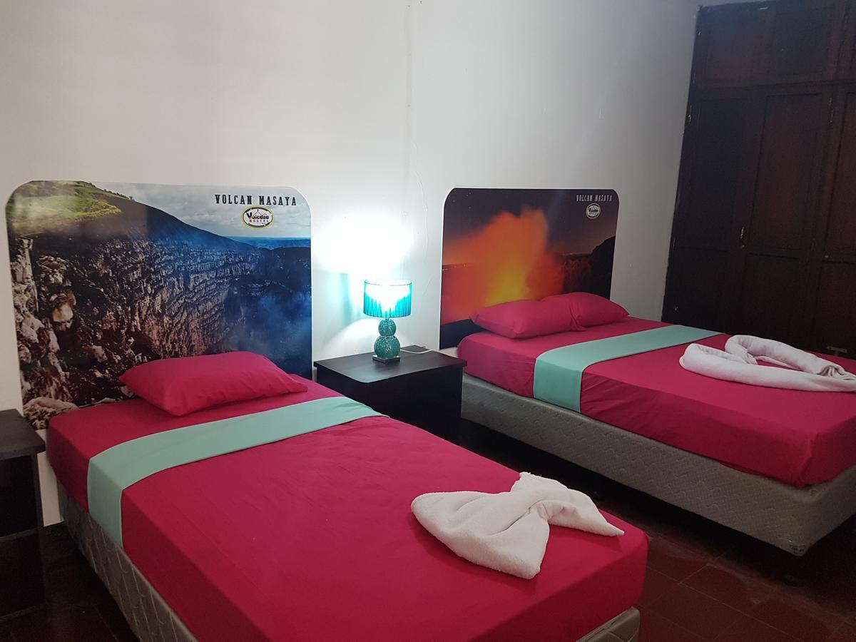 Volcano Hostel Леон Экстерьер фото