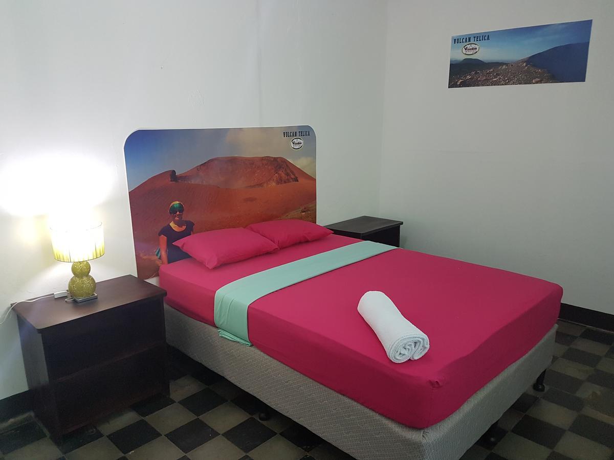 Volcano Hostel Леон Экстерьер фото