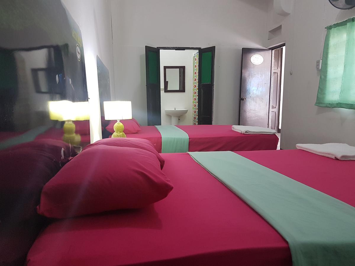 Volcano Hostel Леон Экстерьер фото
