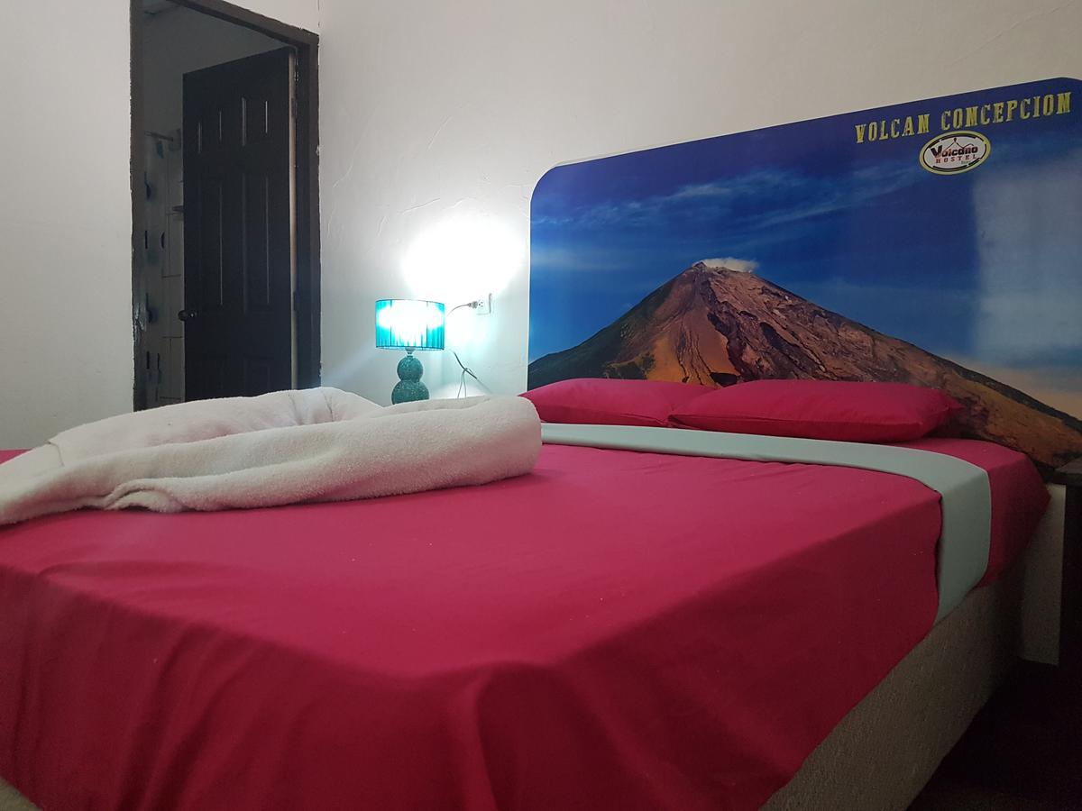 Volcano Hostel Леон Экстерьер фото