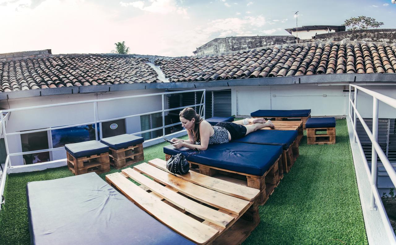 Volcano Hostel Леон Экстерьер фото